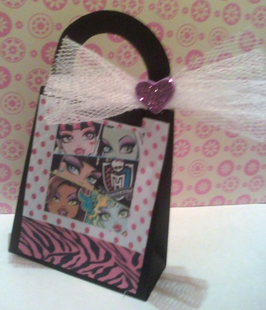 S017 SORPRESA MONSTER $ 5.000.- X 12