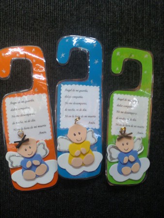 S020 CUELGA PUERTA ANGELITO $ 6.000.- X 12